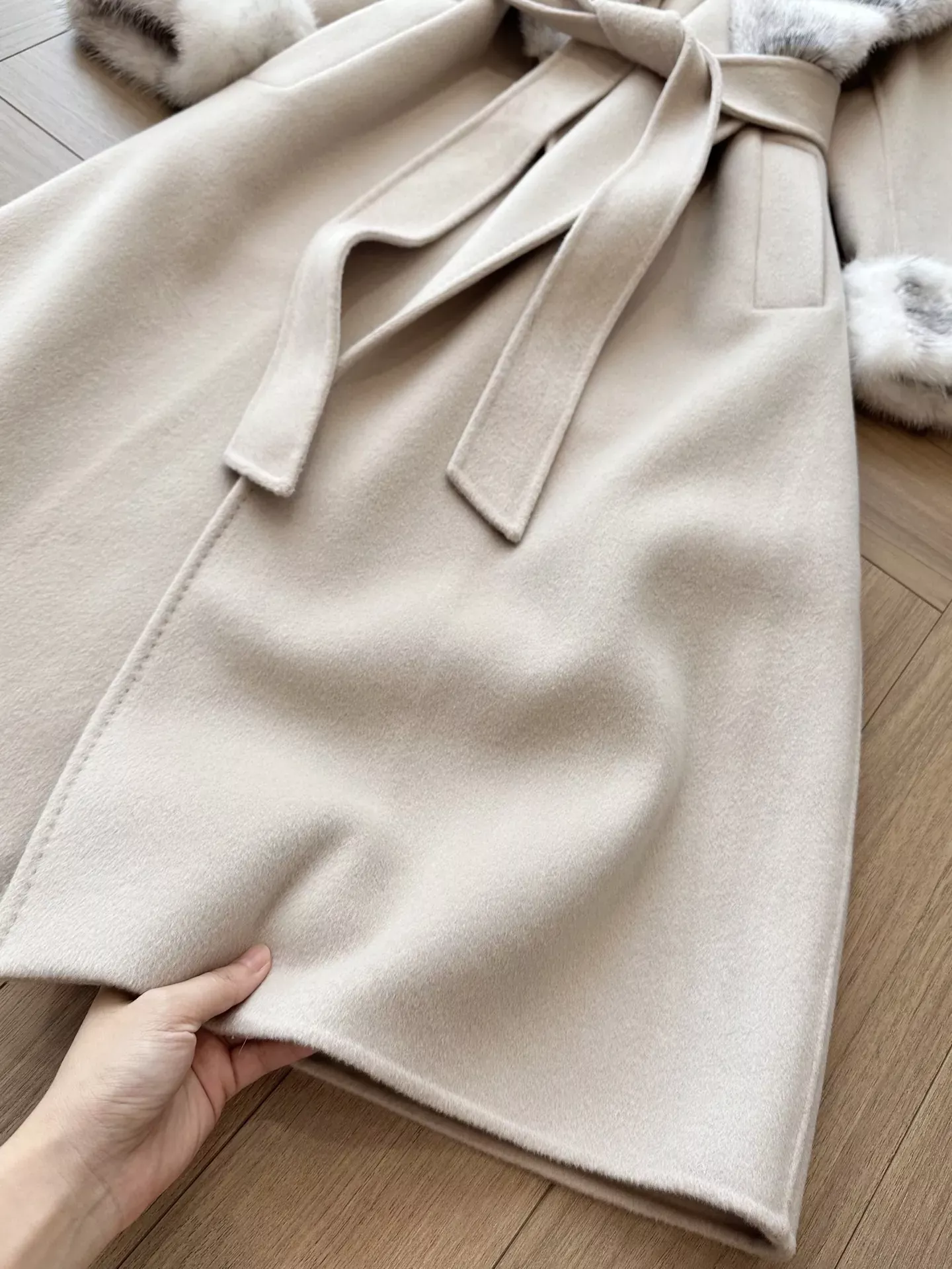로로피아나 밍크 숄 칼라 캐시미어 여성용 롱 코트 상세 이미지 25