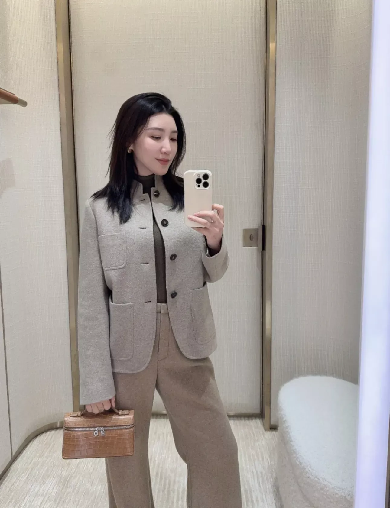 로로피아나 캐시미어 양면 버튼 여성용 쇼트 코트 상세 이미지 117