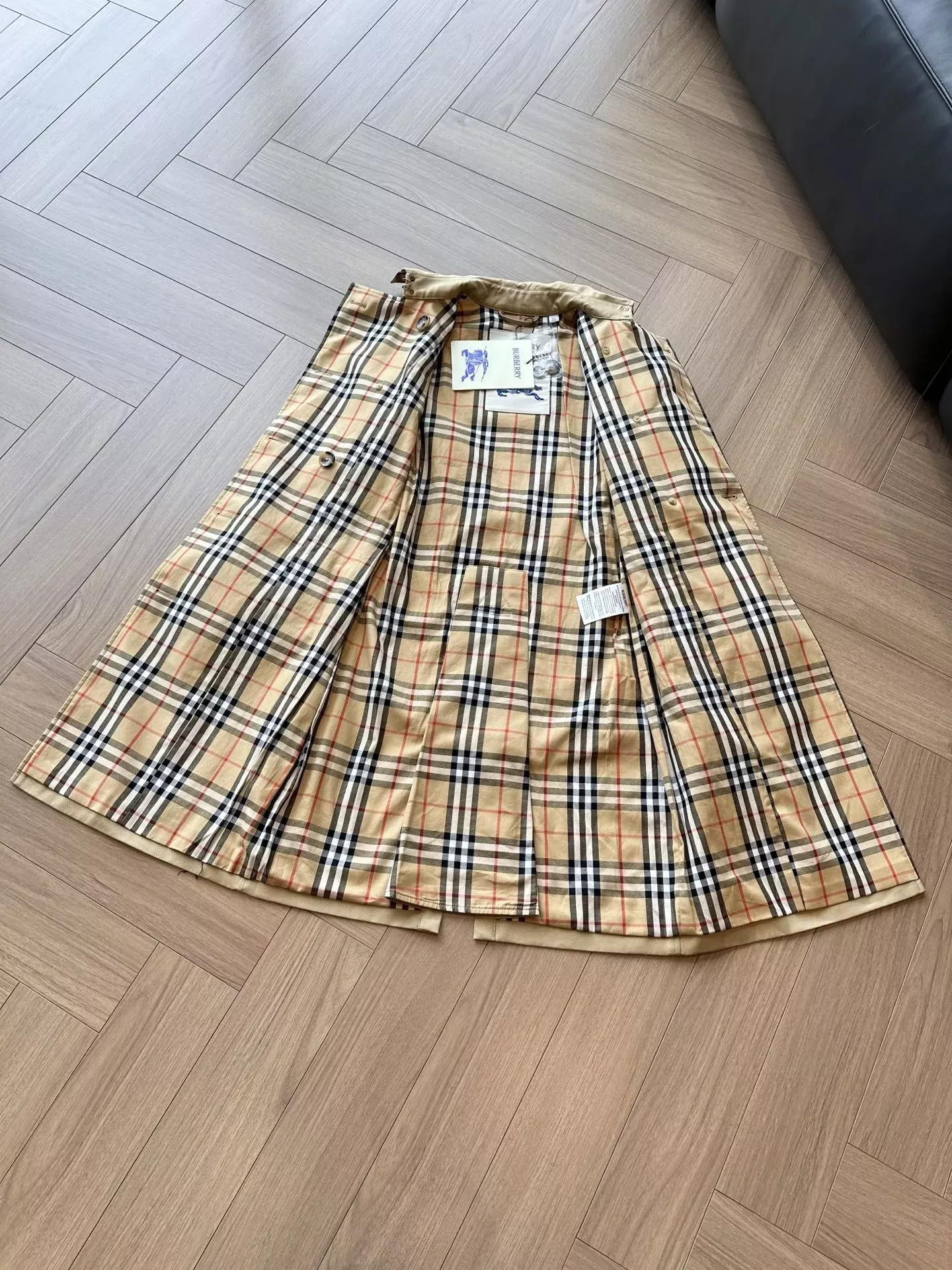 버버리 개버딘 더블브레스트 여성용 롱 코트 상세 이미지 84