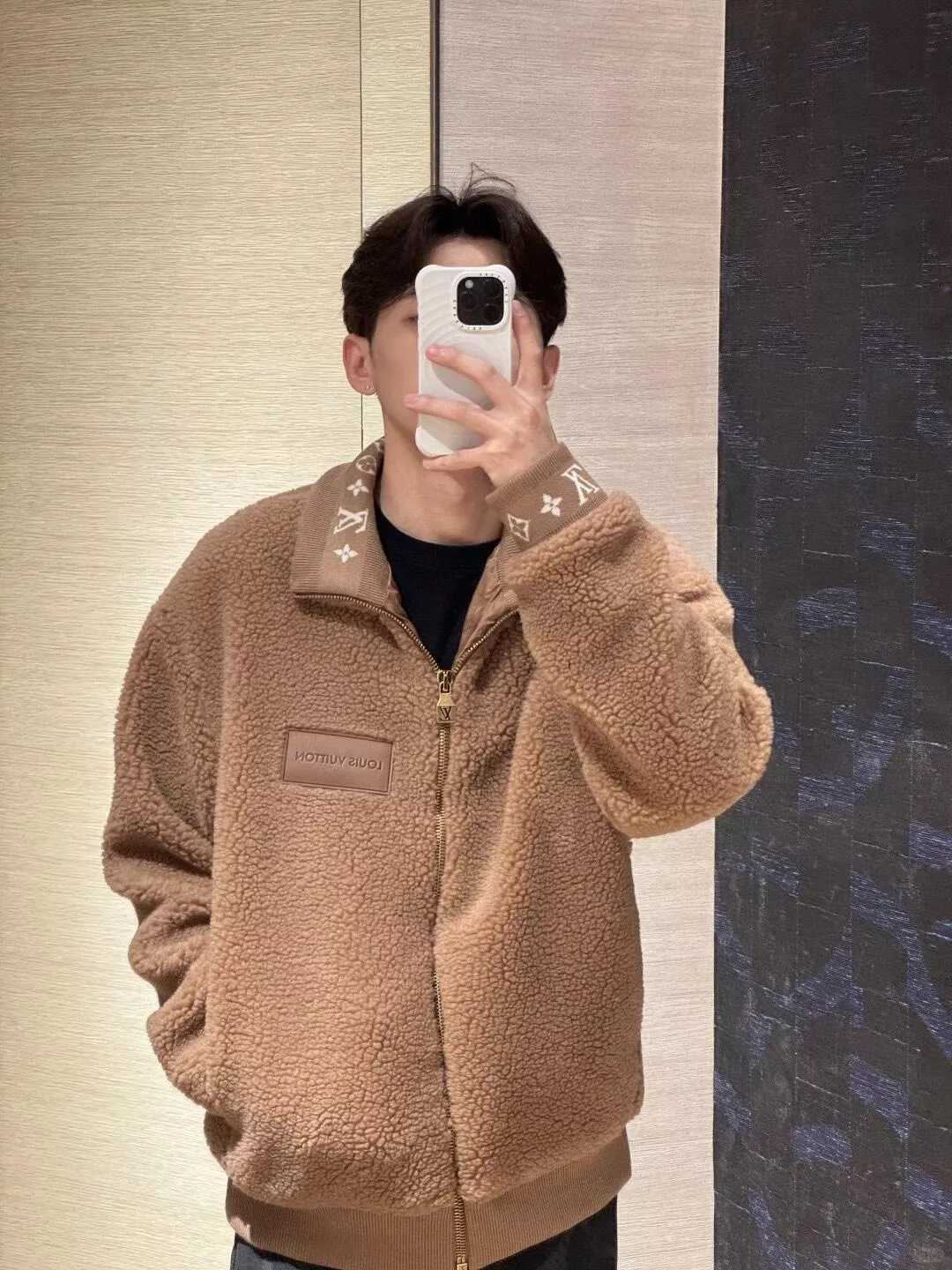 루이비통 자카드 로고 플리스 남녀공용 플리스 재킷 상세 이미지 14