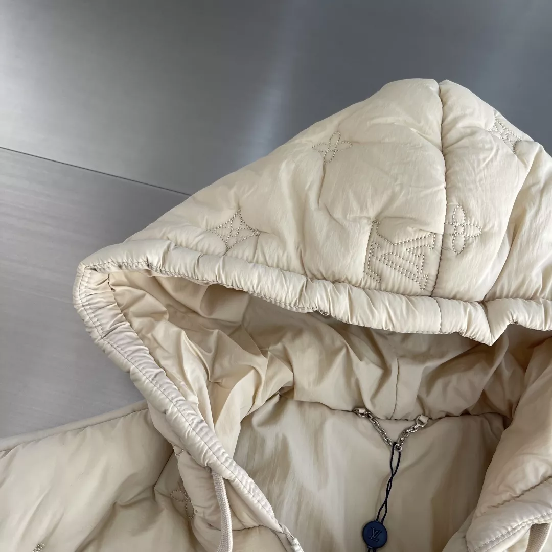 루이비통 모노그램 자수 후드 남녀공용 쇼트 패딩 상세 이미지 3
