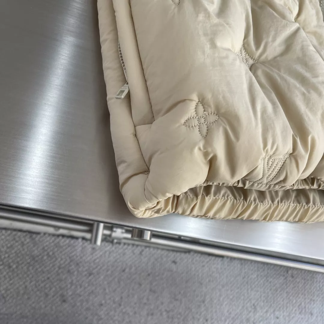 루이비통 모노그램 자수 후드 남녀공용 쇼트 패딩 상세 이미지 7