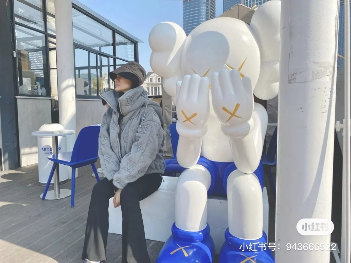 루이비통 엠보 모노그램 후드 남녀공용 쇼트 패딩 상세 이미지 14