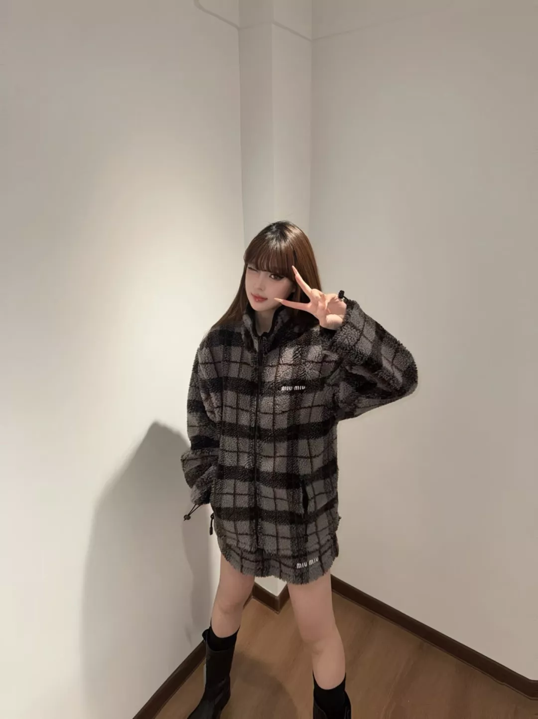 미우미우 체크 플리스 집업 남녀공용 플리스 재킷 상세 이미지 29