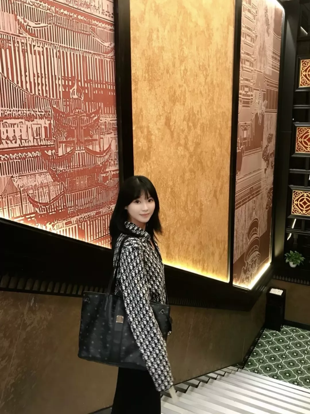 디올 로고 자카드 긴소매 남녀공용 긴소매 셔츠 상세 이미지 26