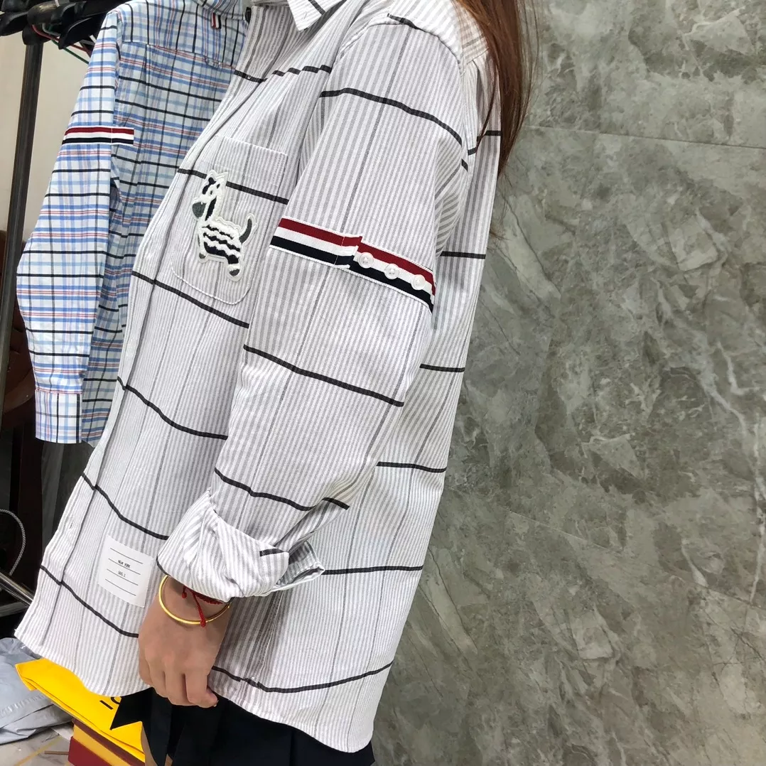 톰브라운 체크 스트라이프 패치 남녀공용 긴소매 셔츠 상세 이미지 32