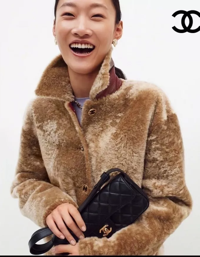 샤넬 카라 퍼 텍스처 쇼트 여성용 모피 재킷 상세 이미지 13