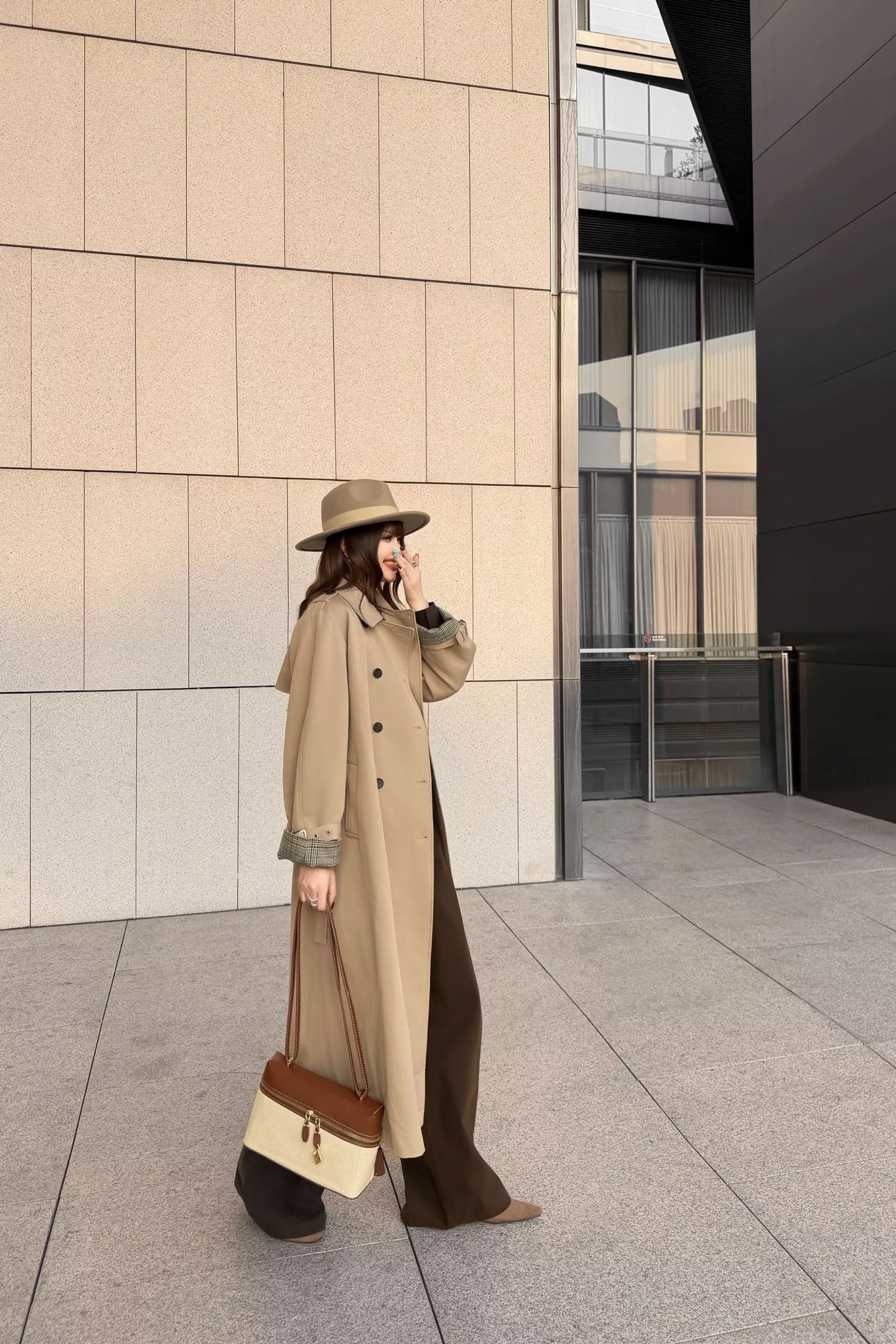 브루넬로쿠치넬리 더블 버튼 벨트 여성용 롱 코트 상세 이미지 36