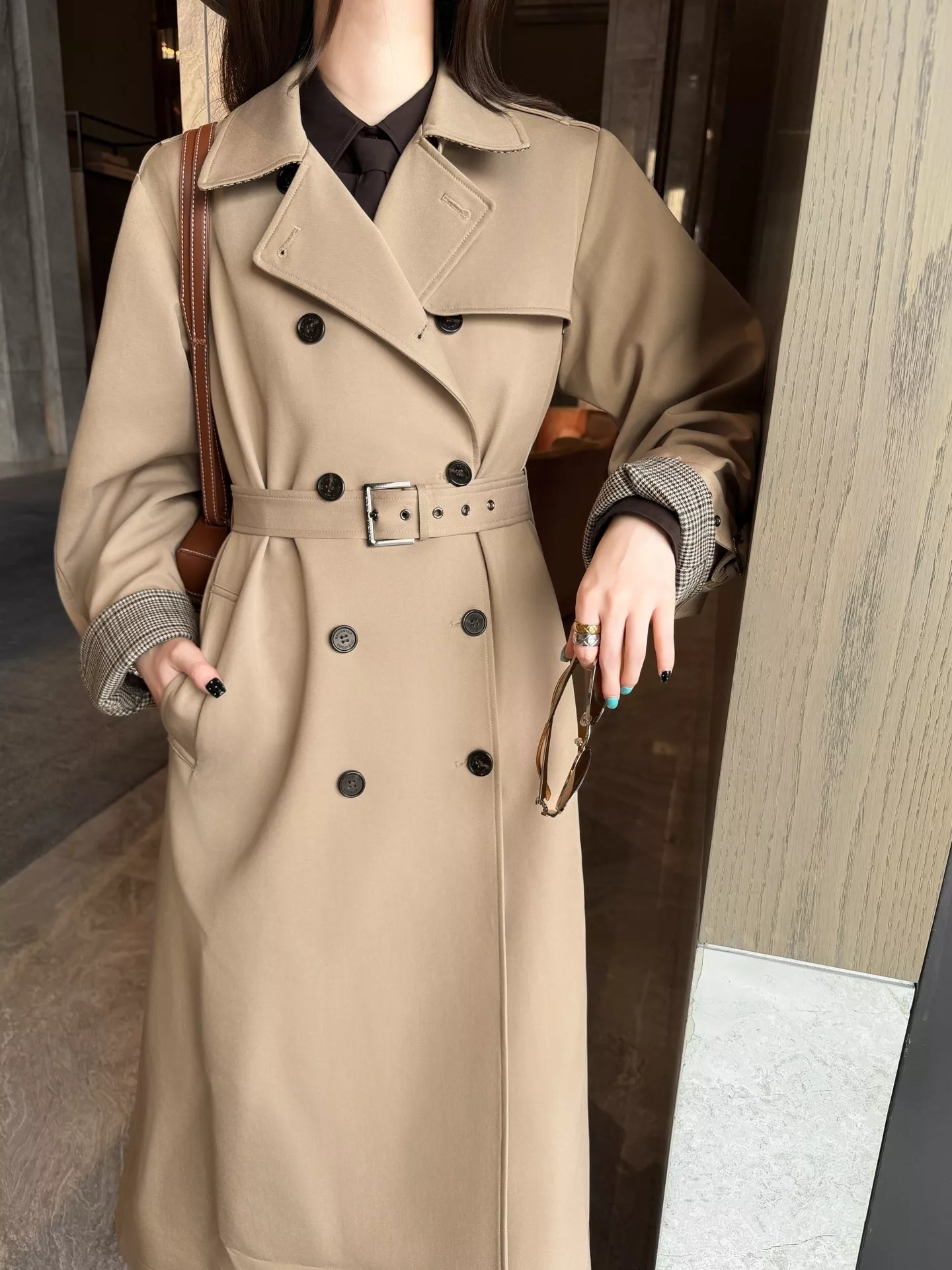 브루넬로쿠치넬리 더블 버튼 벨트 여성용 롱 코트 상세 이미지 41