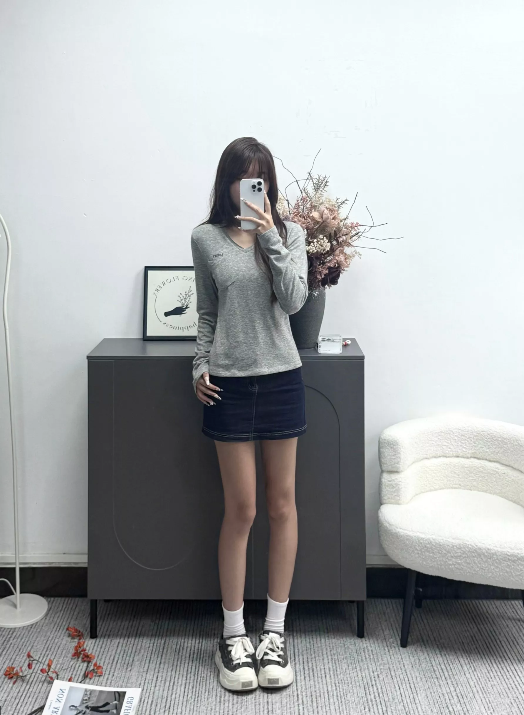 로에베 브이넥 포켓 여성용 긴소매 티셔츠 상세 이미지 14