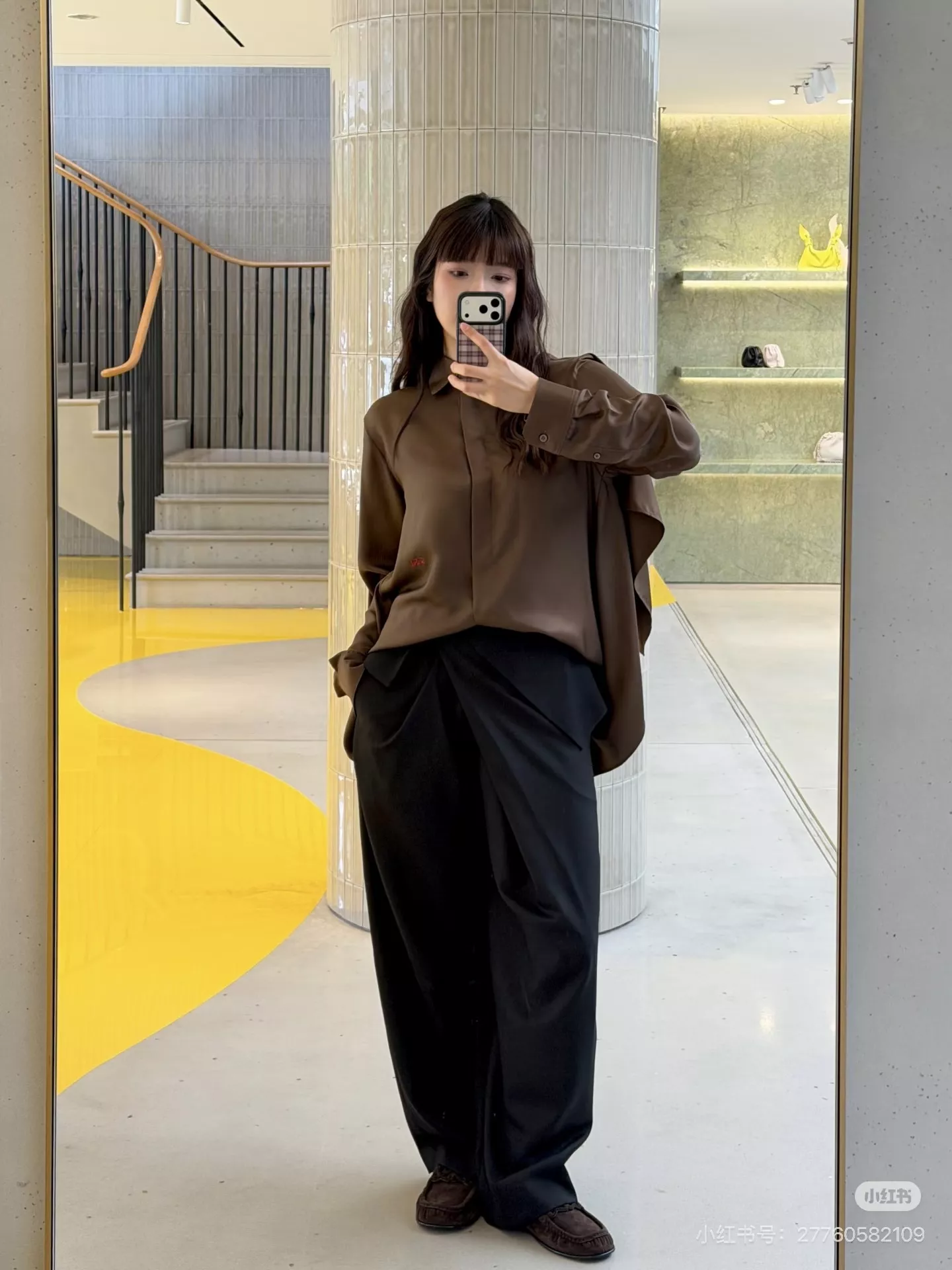 로에베 케이프 디테일 루즈핏 여성용 긴소매 셔츠 상세 이미지 20
