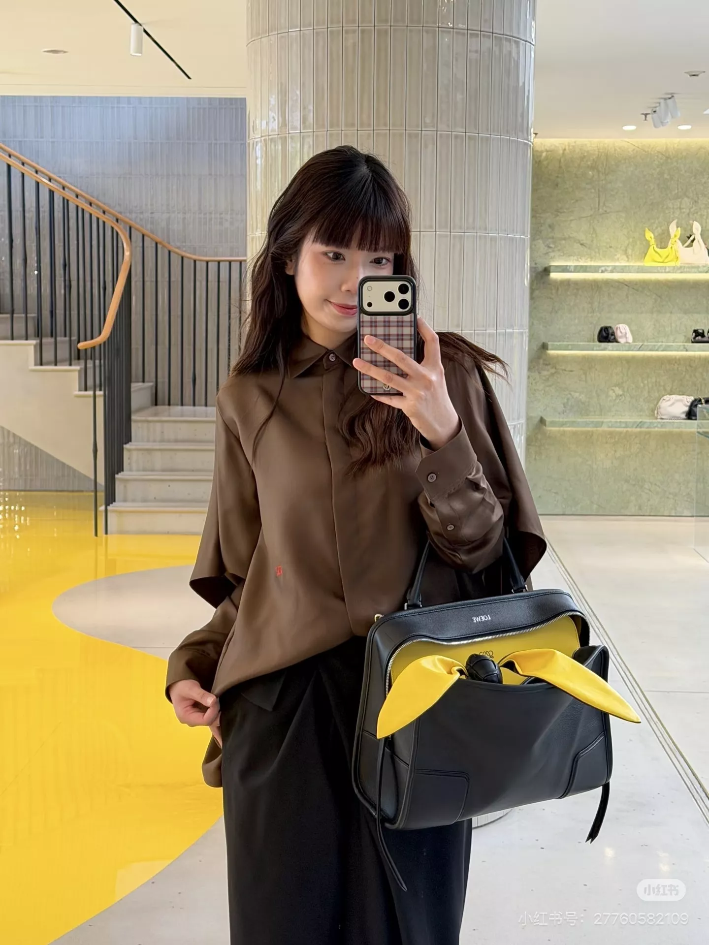 로에베 케이프 디테일 루즈핏 여성용 긴소매 셔츠 상세 이미지 23