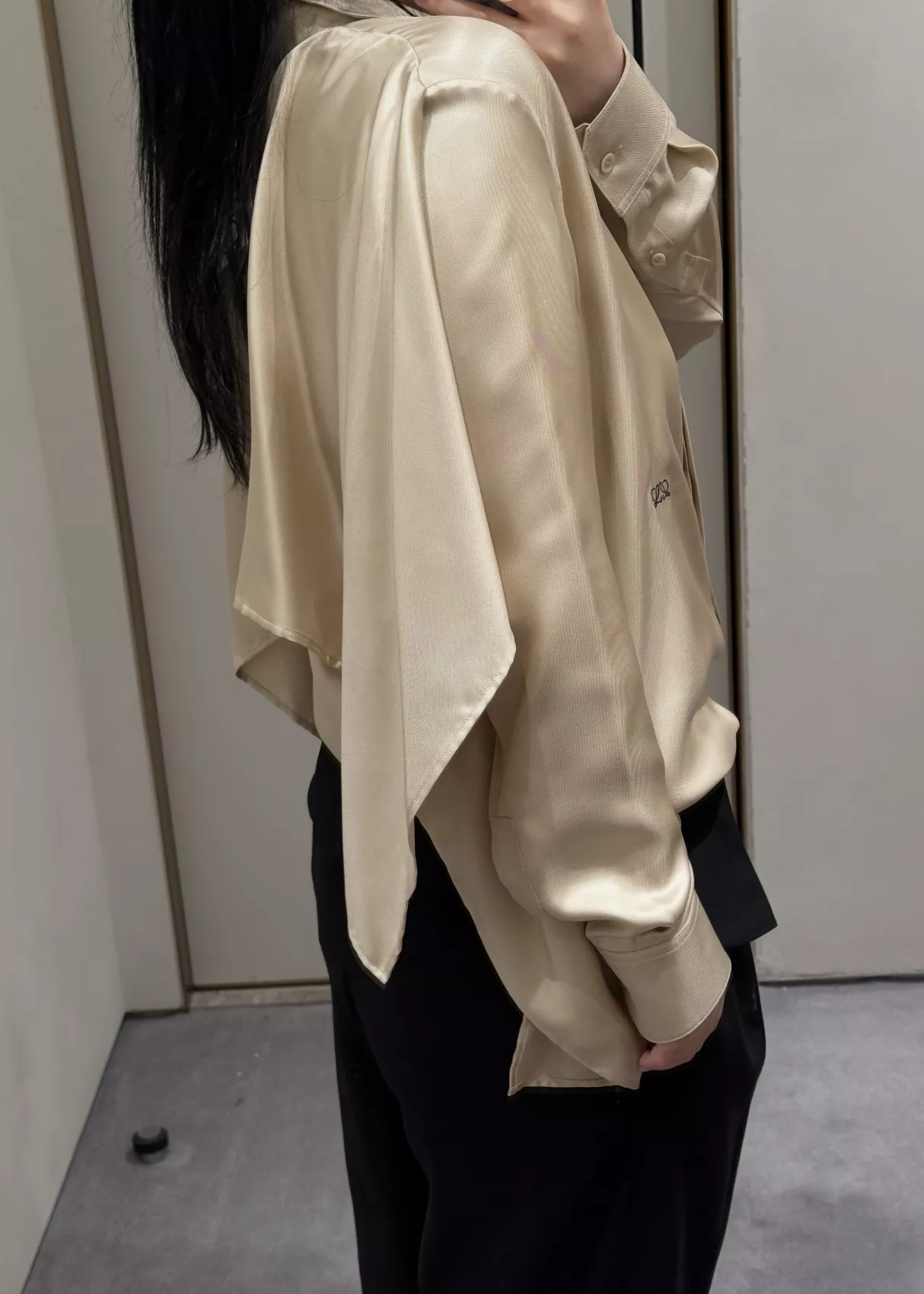 로에베 케이프 레이어드 여성용 긴소매 셔츠 상세 이미지 38