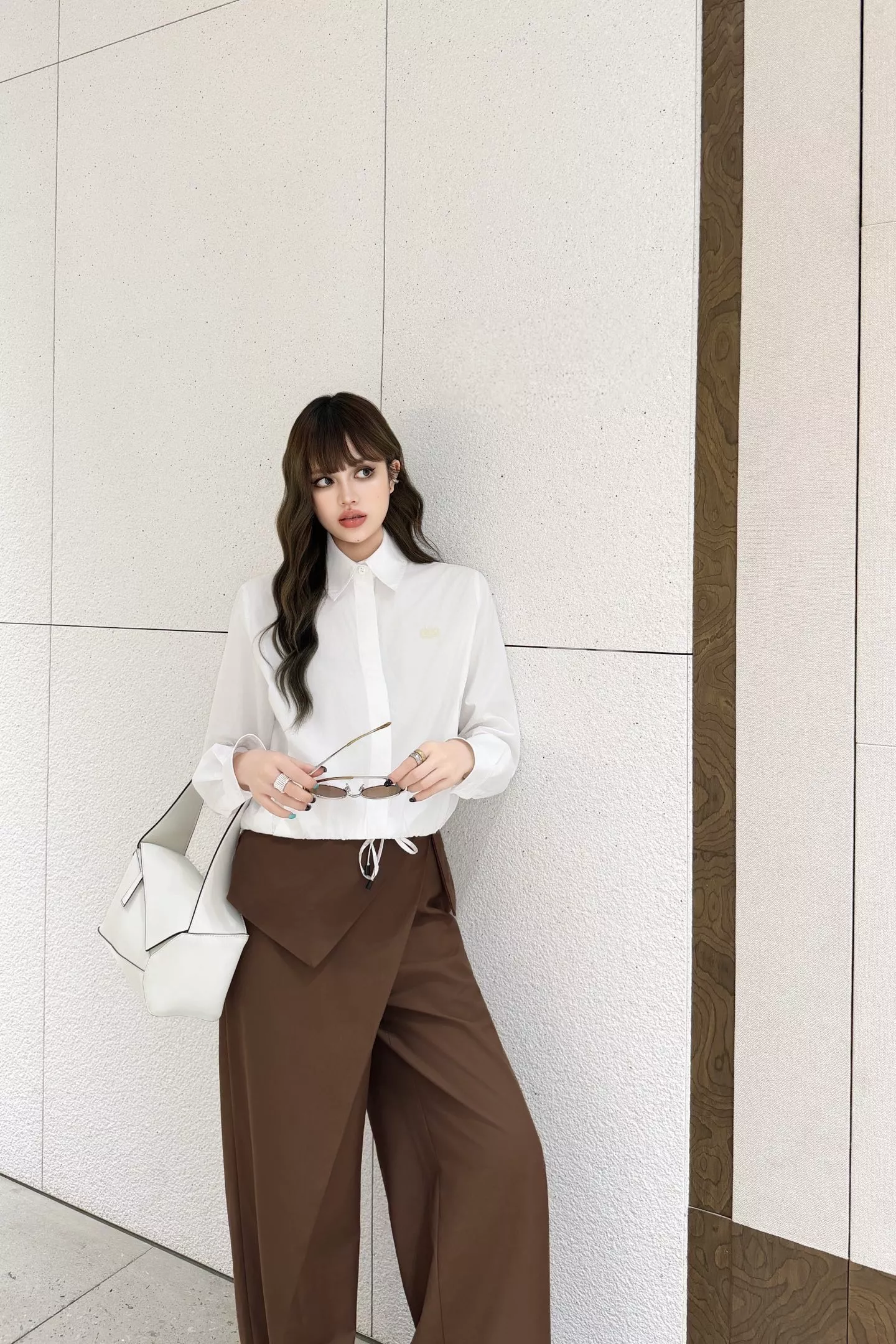 로에베 밑단 스트링 크롭 여성용 긴소매 셔츠 상세 이미지 34