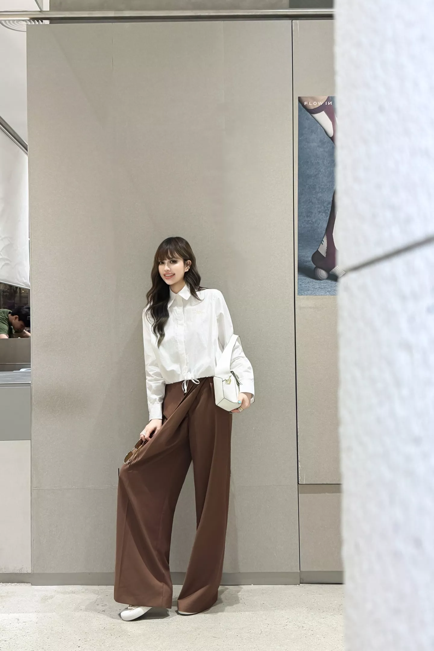 로에베 밑단 스트링 크롭 여성용 긴소매 셔츠 상세 이미지 36