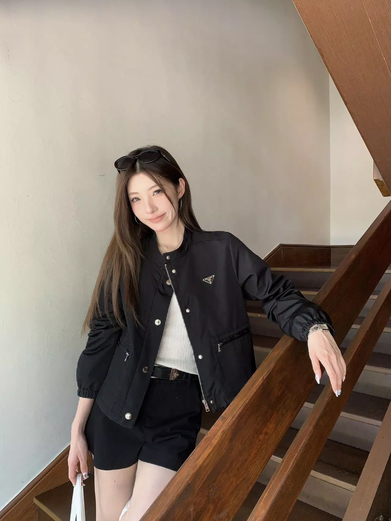 프라다 스탠드 칼라 숏 여성용 버튼 재킷 상세 이미지 15