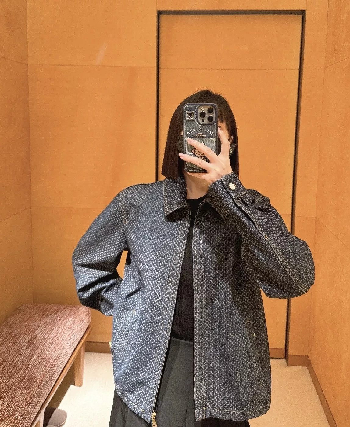 루이비통 모노그램 워싱 집업 남녀공용 데님 재킷 상세 이미지 17