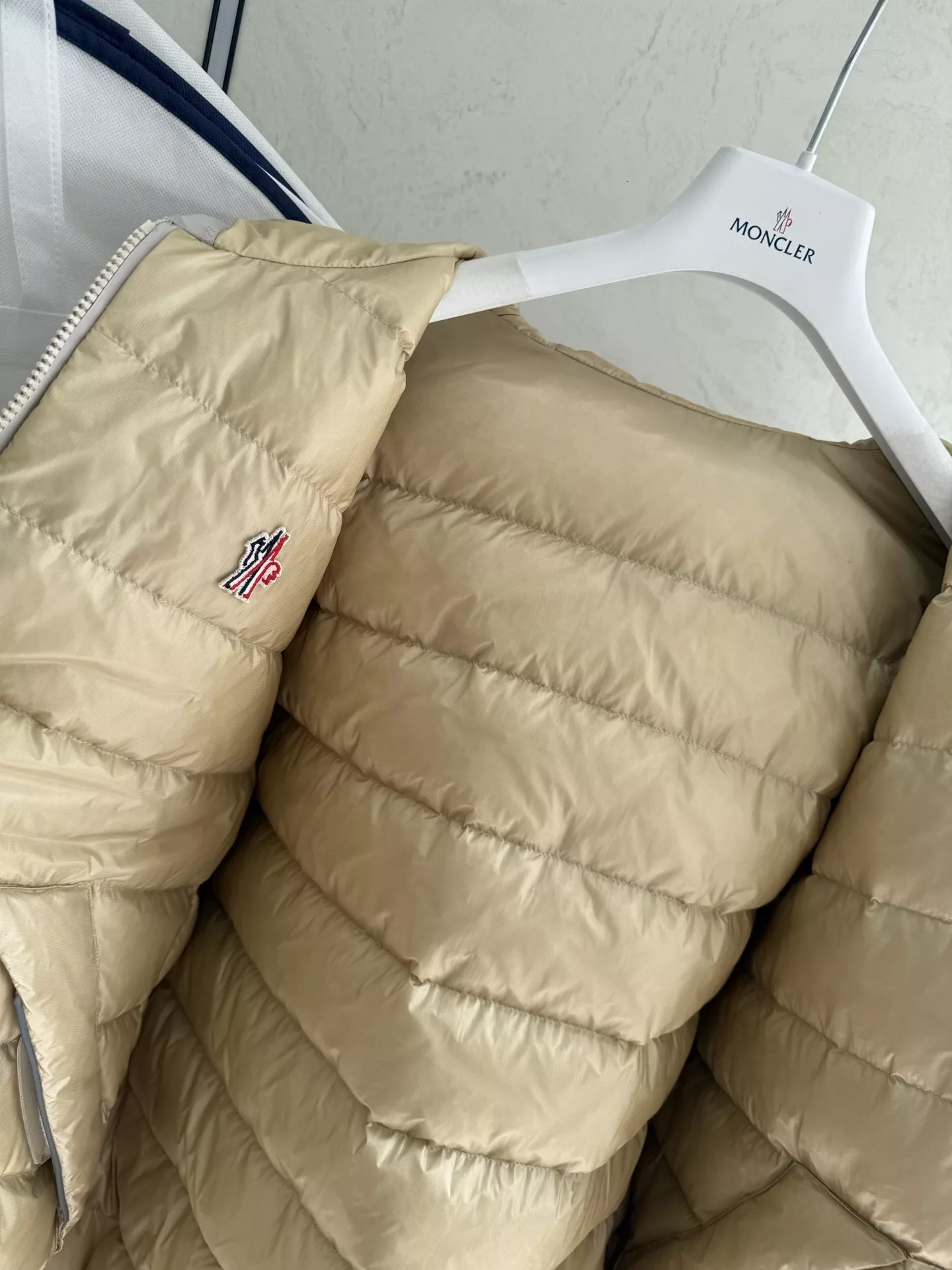몽클레어 양면 후드 패딩 남녀공용 쇼트 패딩 상세 이미지 25