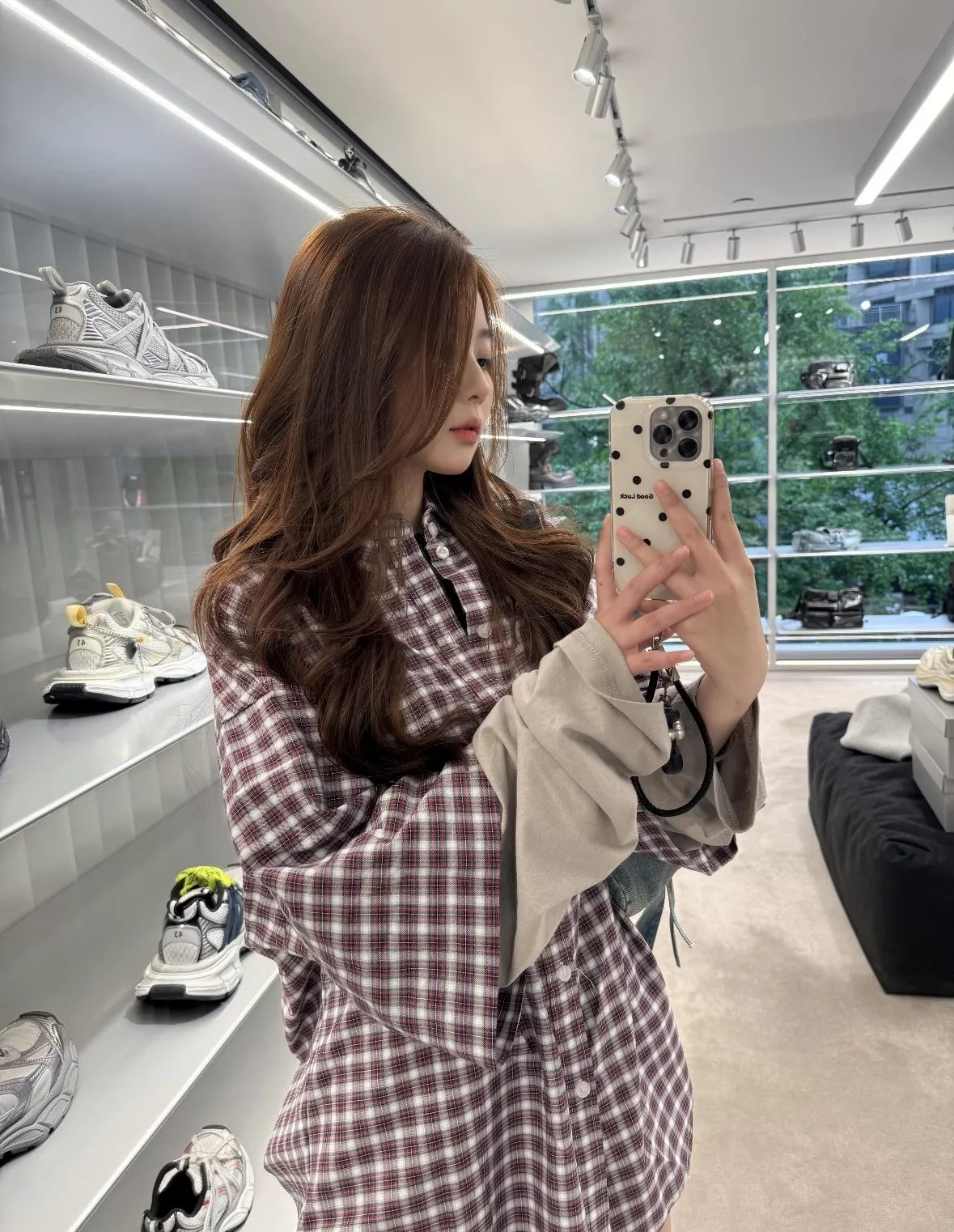 발렌시아가 체크 레이어드 남녀공용 긴소매 셔츠 상세 이미지 18