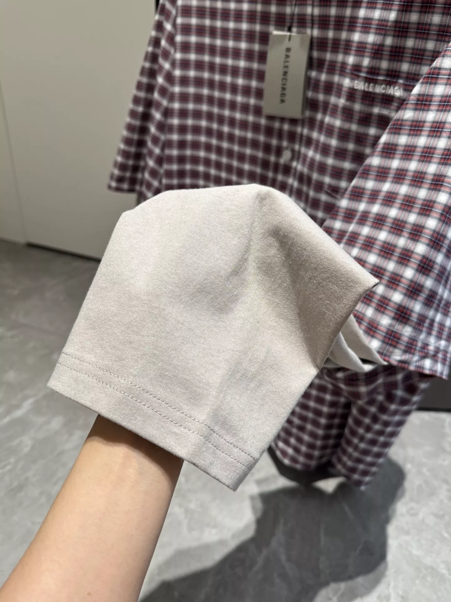 발렌시아가 체크 레이어드 남녀공용 긴소매 셔츠 상세 이미지 39