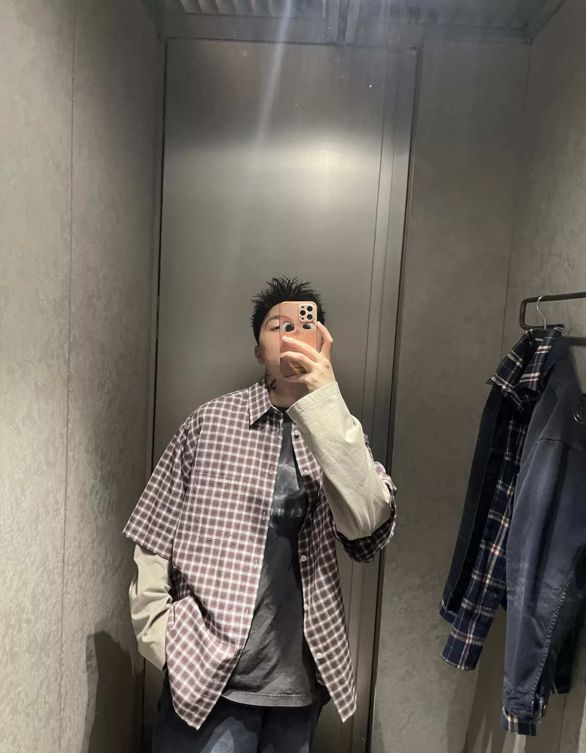 발렌시아가 체크 레이어드 남녀공용 긴소매 셔츠 상세 이미지 49