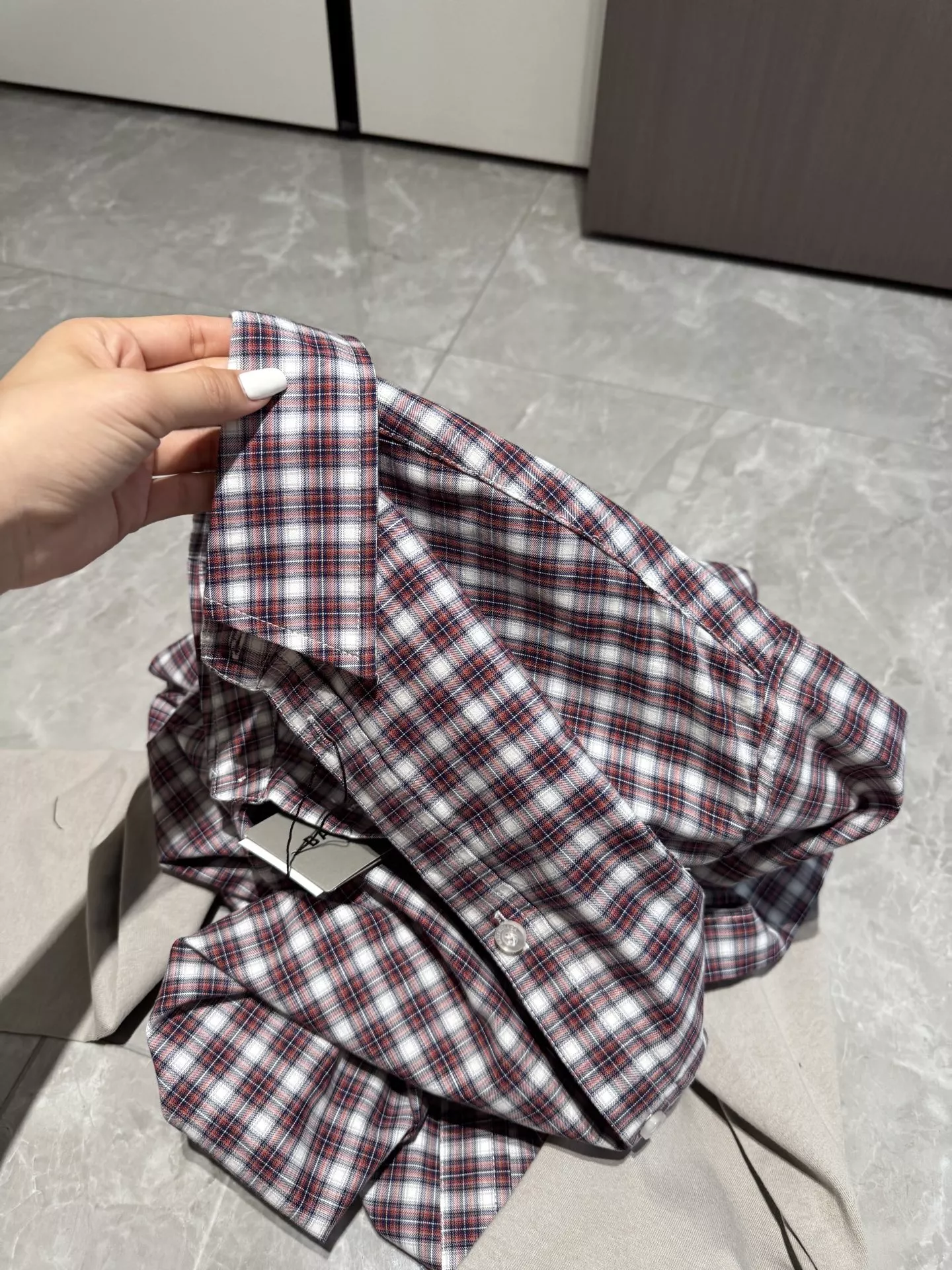발렌시아가 체크 레이어드 남녀공용 긴소매 셔츠 상세 이미지 69