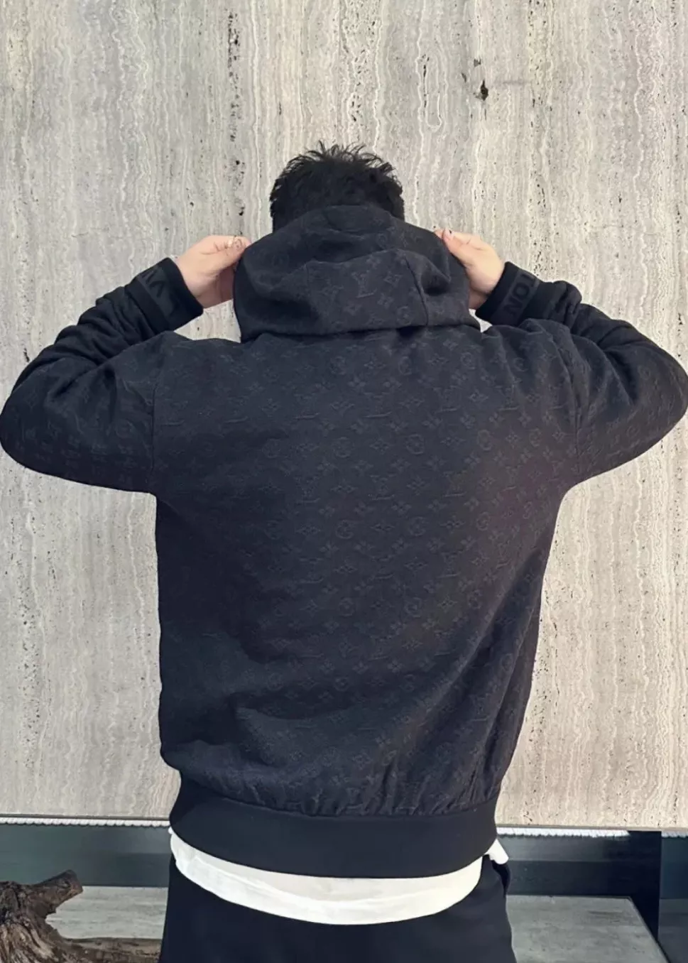 루이비통 모노그램 울 포켓 남녀공용 후드 티셔츠 상세 이미지 30