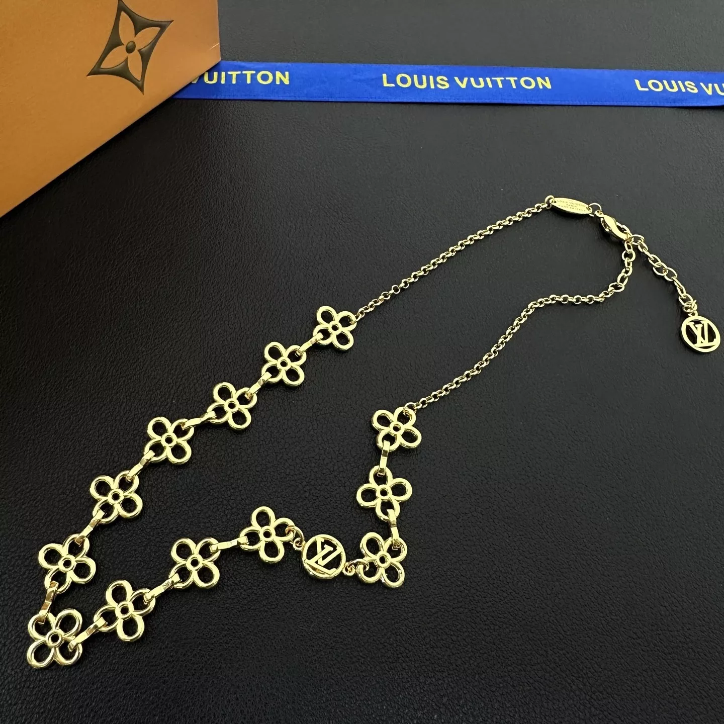 루이비통 플라워 체인 장식 목걸이 상세 이미지 2