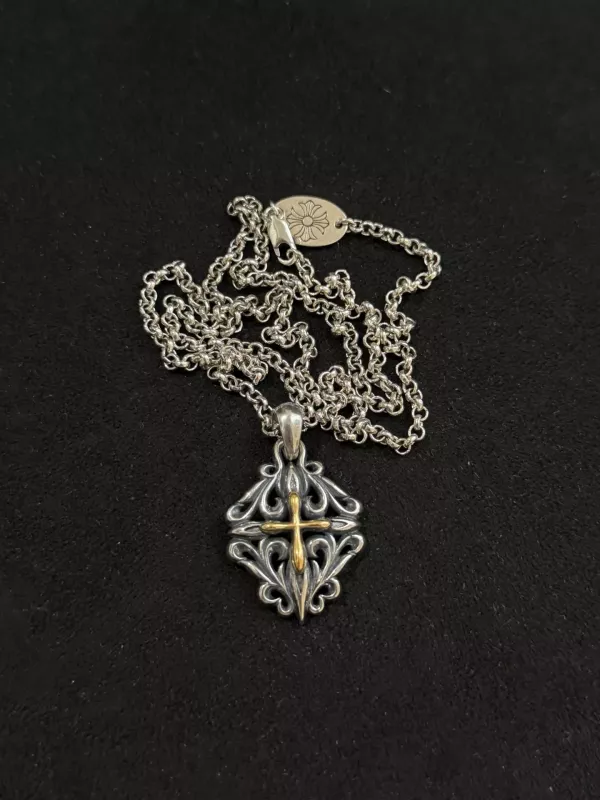 노브랜드 개성 덩굴 십자가 펜던트 목걸이