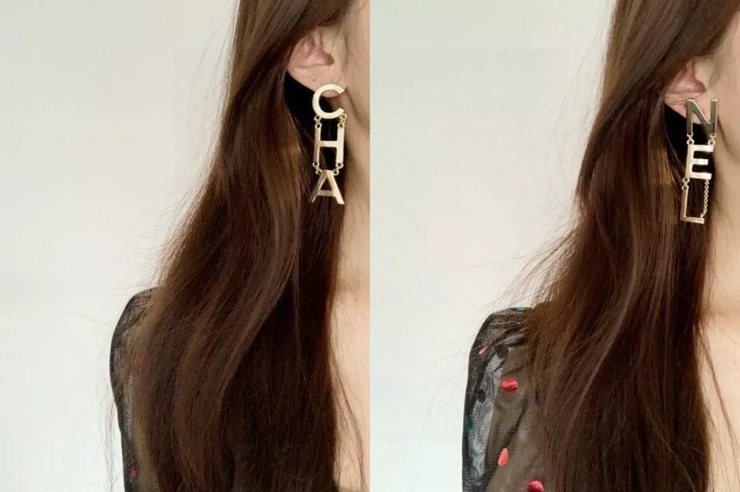 샤넬 레터 장식 실버침 귀걸이 상세 이미지 9