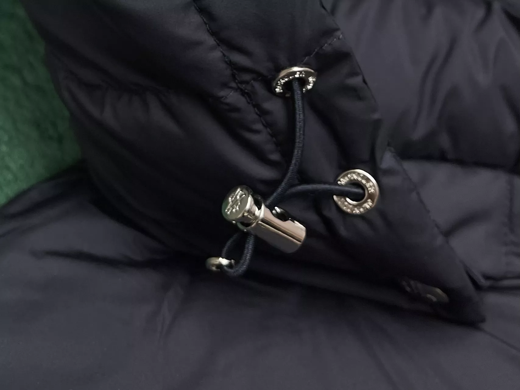 몽클레어 후드 쇼트 패딩 남녀공용 쇼트 패딩 상세 이미지 27