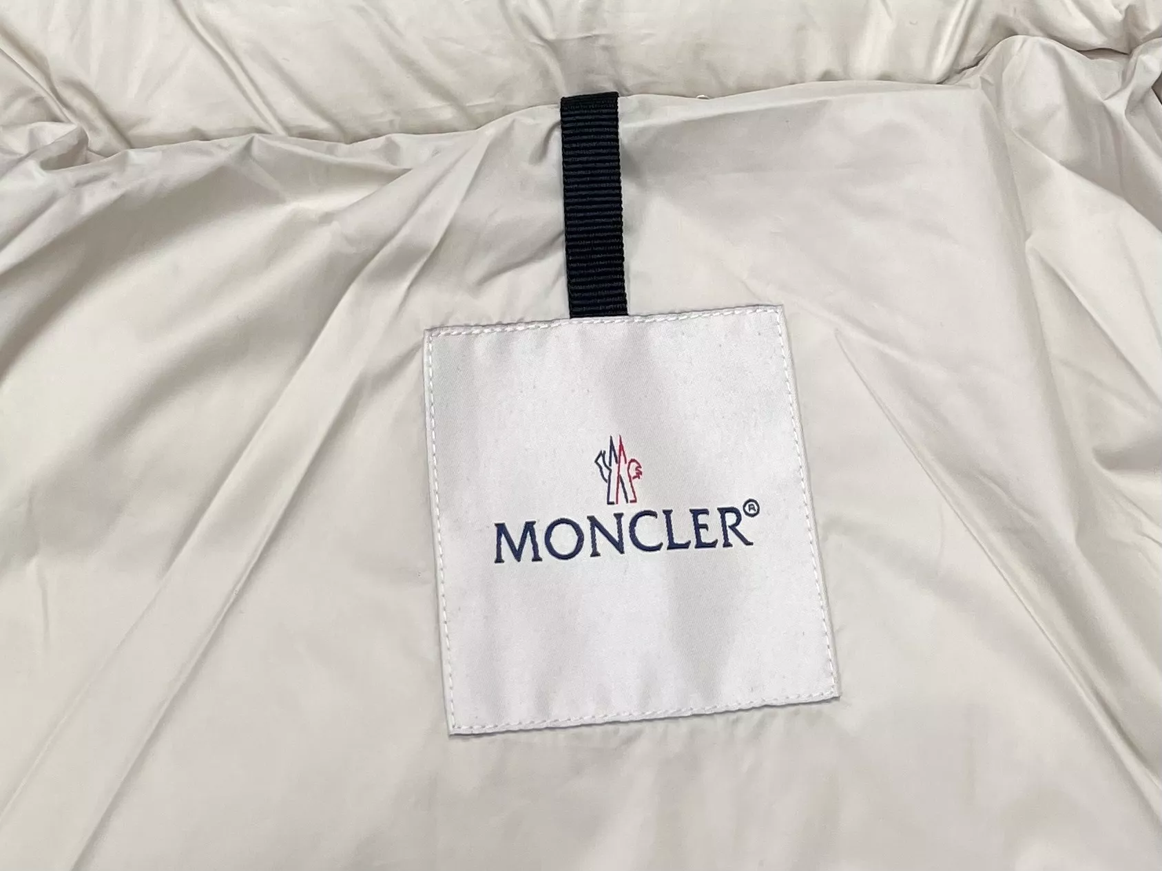 몽클레어 후드 쇼트 패딩 남녀공용 쇼트 패딩 상세 이미지 44