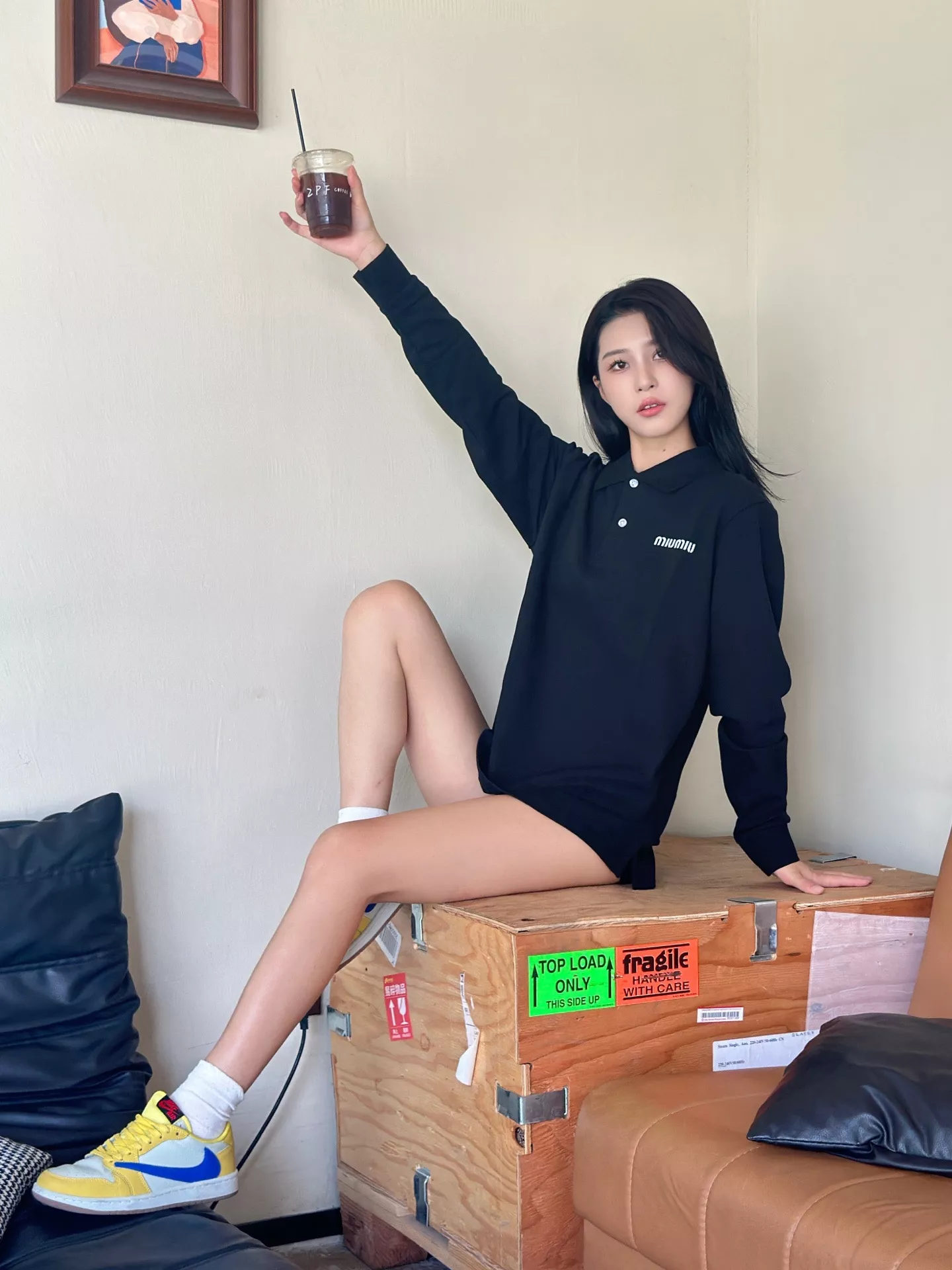 미우미우 클래식 자수 로고 남녀공용 긴소매 티셔츠 상세 이미지 19