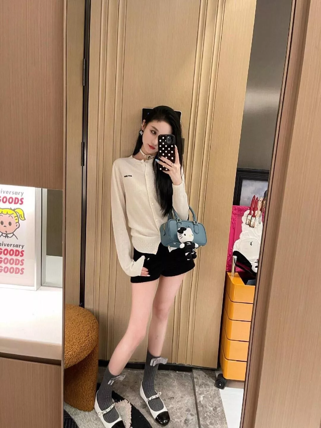 미우미우 자수 로고 울혼방 여성용 긴소매 가디건 상세 이미지 15
