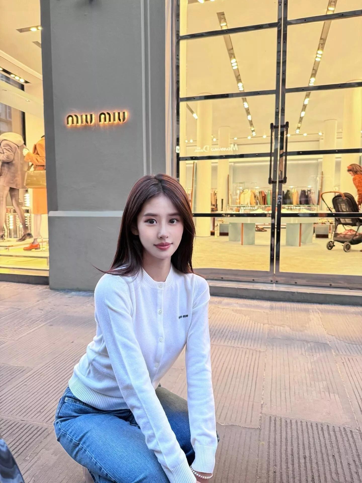 미우미우 자수 로고 울혼방 여성용 긴소매 가디건 상세 이미지 16