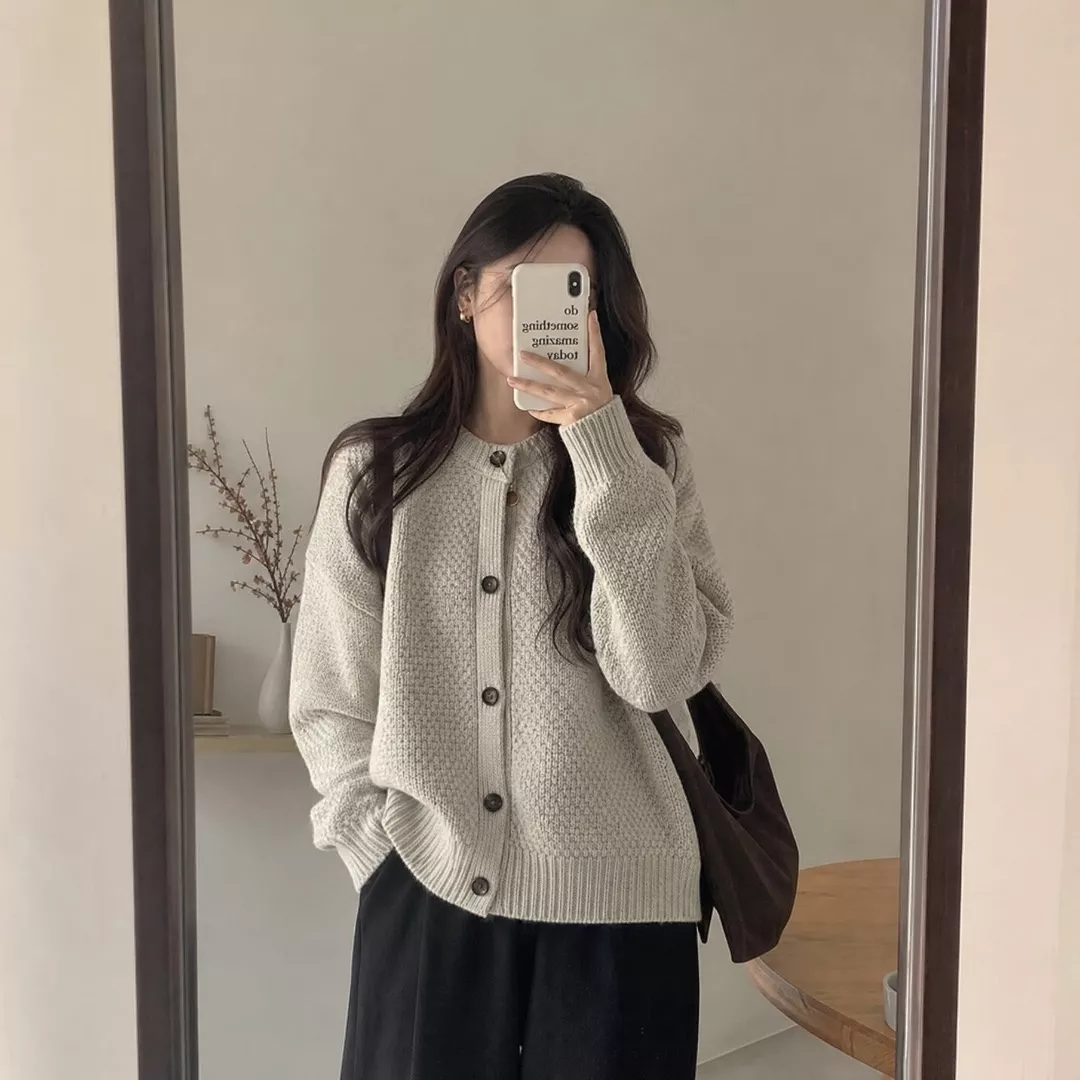 로로피아나 허니콤 케이블 원목단추 남녀공용 긴소매 가디건 상세 이미지 12