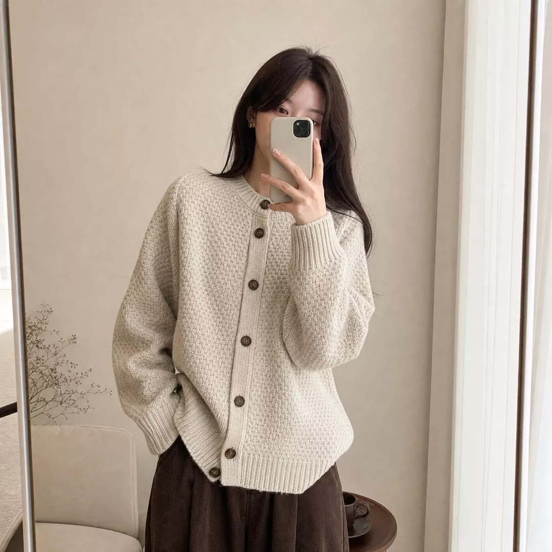 로로피아나 허니콤 케이블 원목단추 남녀공용 긴소매 가디건 상세 이미지 14