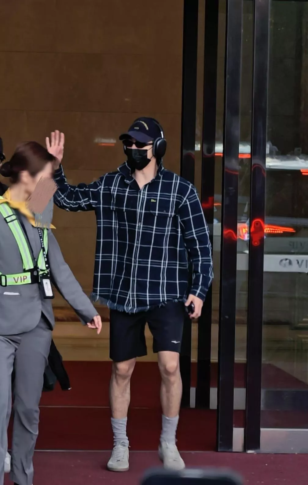 디올 프린지 체크 오버핏 남녀공용 긴소매 셔츠 상세 이미지 26