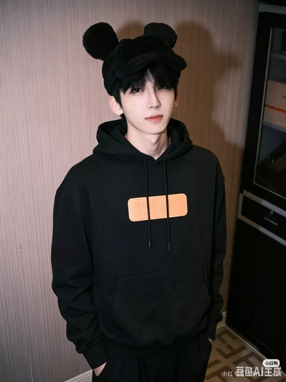 루이비통 엠보 가죽 패치 남녀공용 후드 티셔츠 상세 이미지 18