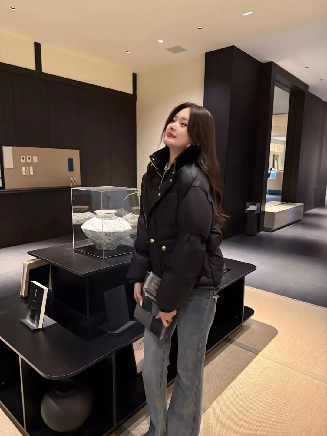 셀린느 하이넥 나일론 자수 여성용 쇼트 패딩 상세 이미지 28