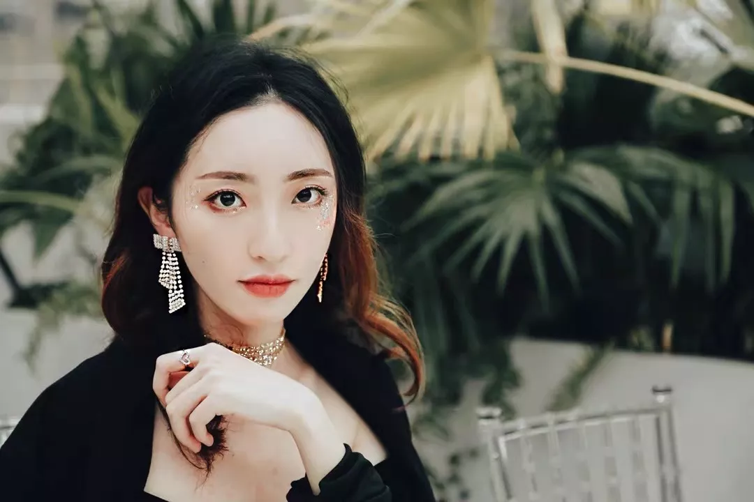 셀린느 풀 큐빅 리본 태슬 귀걸이 상세 이미지 54