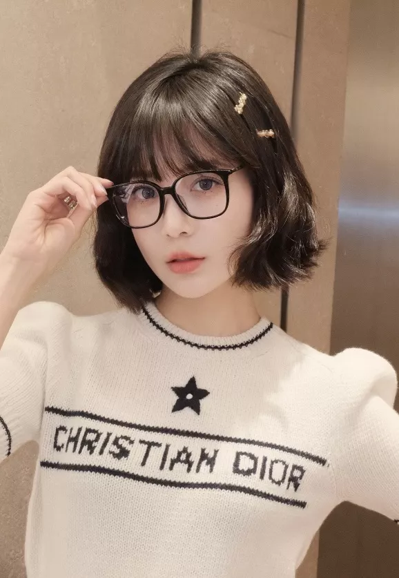 디올 블랙 보드 소재 스퀘어 프레임 상세 이미지 28