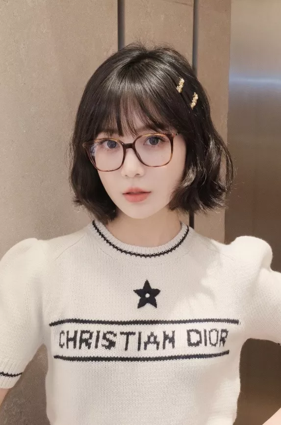 디올 블랙 보드 소재 스퀘어 프레임 상세 이미지 32