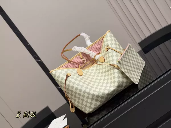 루이비통 화이트 다미에 중형 쇼퍼백