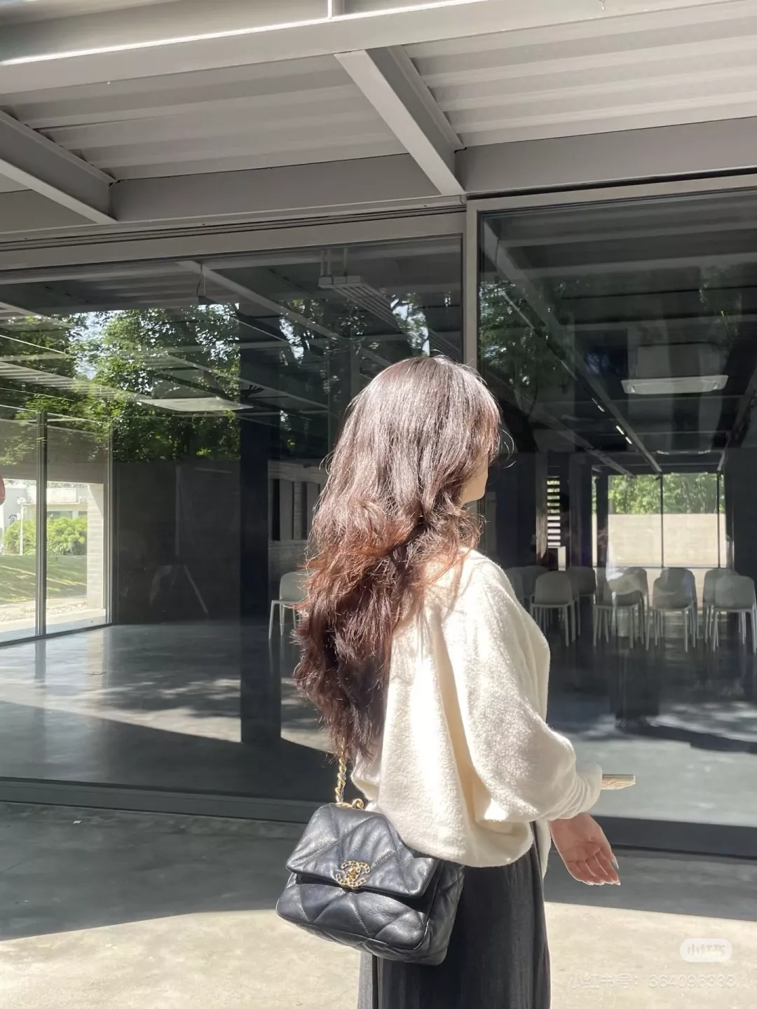 샤넬 퀼팅 원판 가죽 체인 숄더백 상세 이미지 22