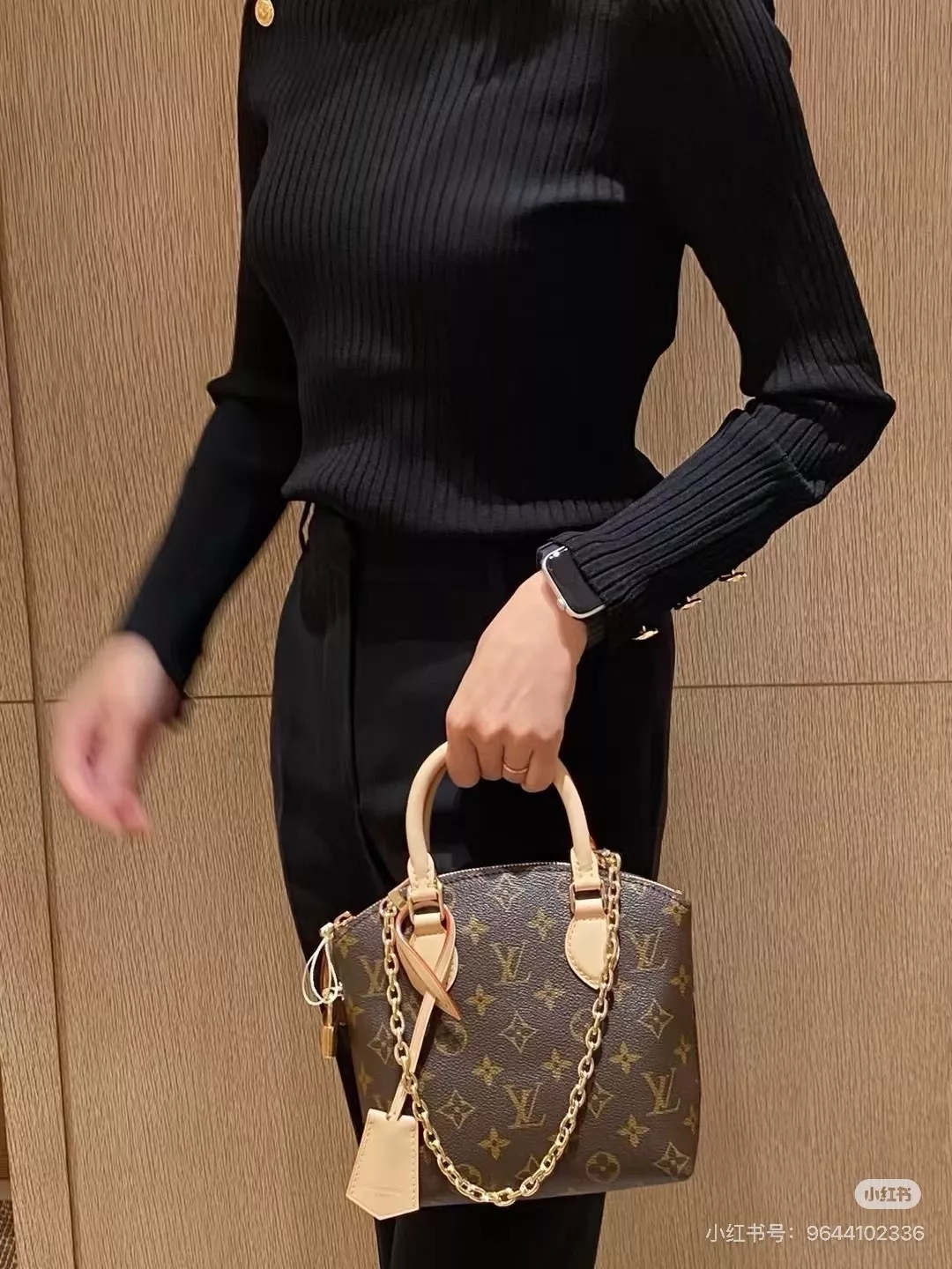 루이비통 모노그램 접이식 토트백 상세 이미지 10