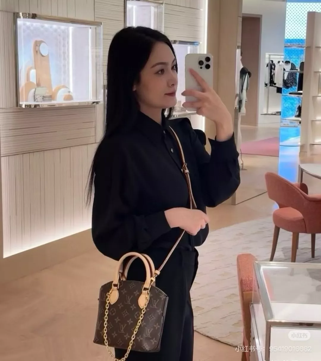 루이비통 모노그램 접이식 토트백 상세 이미지 12