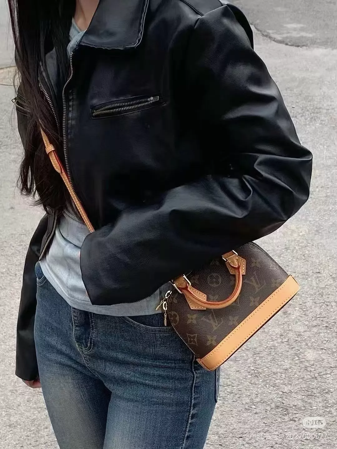 루이비통 모노그램 알마 쉘 토트백 상세 이미지 43