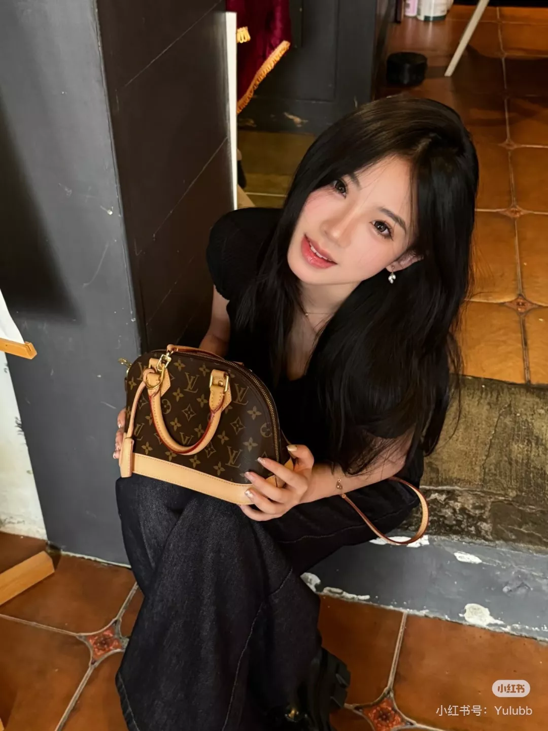 루이비통 모노그램 알마 쉘 토트백 상세 이미지 50