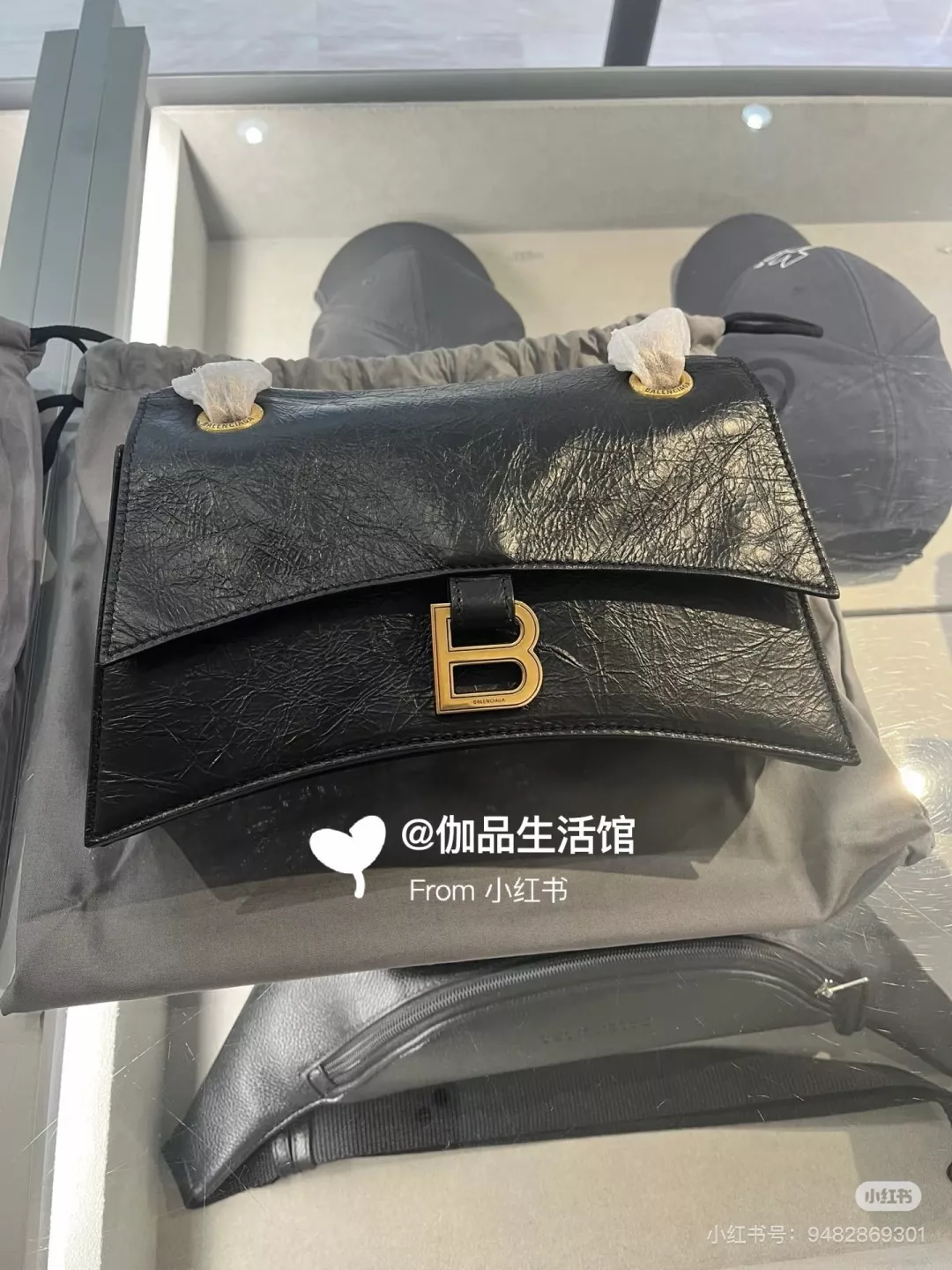 발렌시아가 크러시 카프스킨 체인 숄더백 상세 이미지 11